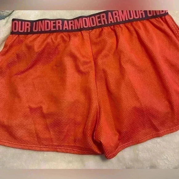 Under Armour Heat Gear Women’s Loose Play Up Shorts with front side pockets - Picture 3 of 6